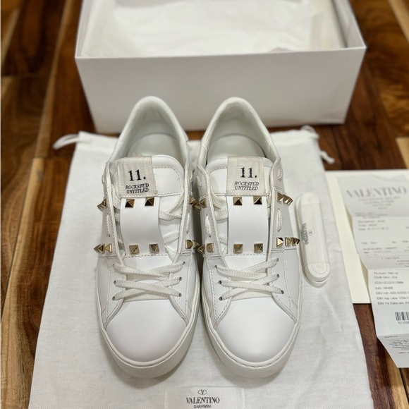 Valentino Garavani Rockstud Untitled sneaker in white calfskin - Picture 2 of 5